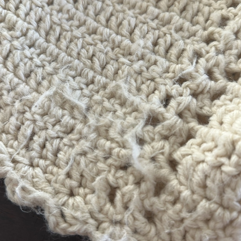 Vintage Handcrafted Knit Cape w/Vintage Sweater clip - Picture 7 of 7